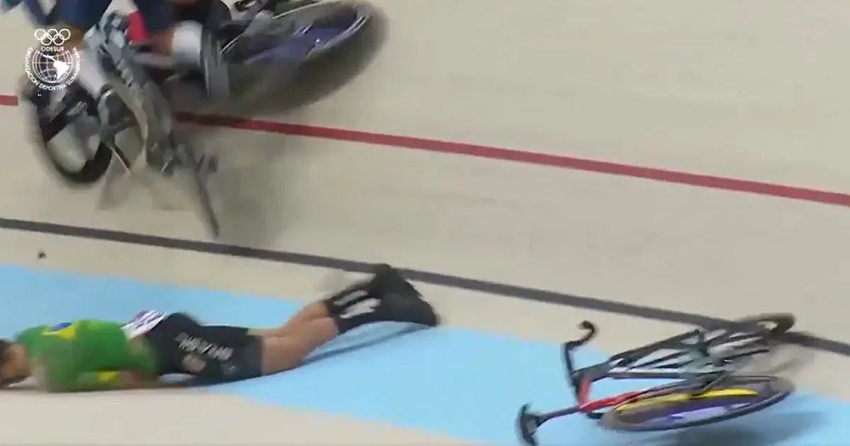 Drama en Santa Fe 2026: Una escalofriante caída en el ciclismo de pista encendió las alarmas