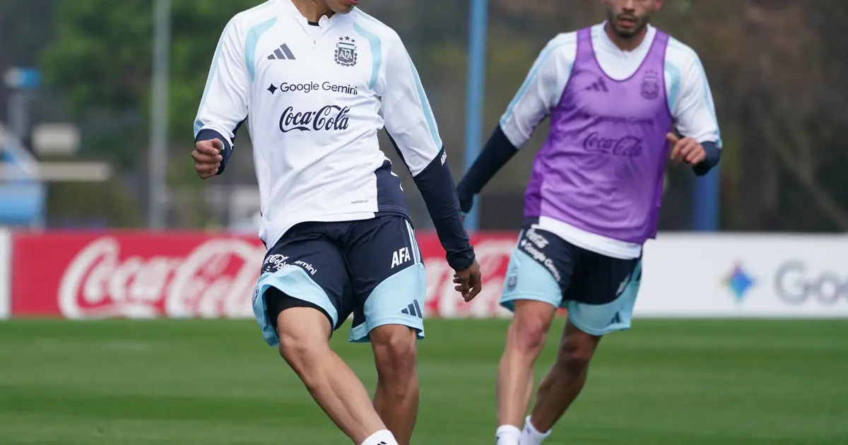 ¡Guiño de Scaloni al ámbito local! Leonel Flores y Tomás Palacios fueron liberados de la Selección para jugar en Boca y Estudiantes