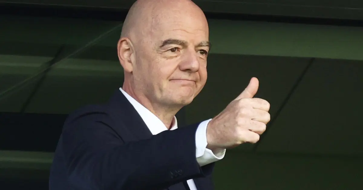 Marcha atrás en Inglaterra: Corrección de un prestigioso diario sobre Gianni Infantino y la FIFA