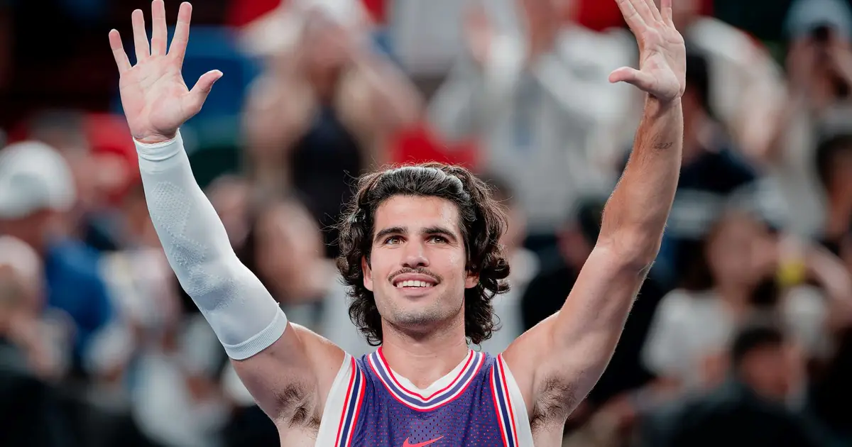 Estilo propio: Carlos Alcaraz revoluciona el circuito y trasciende las canchas de tenis