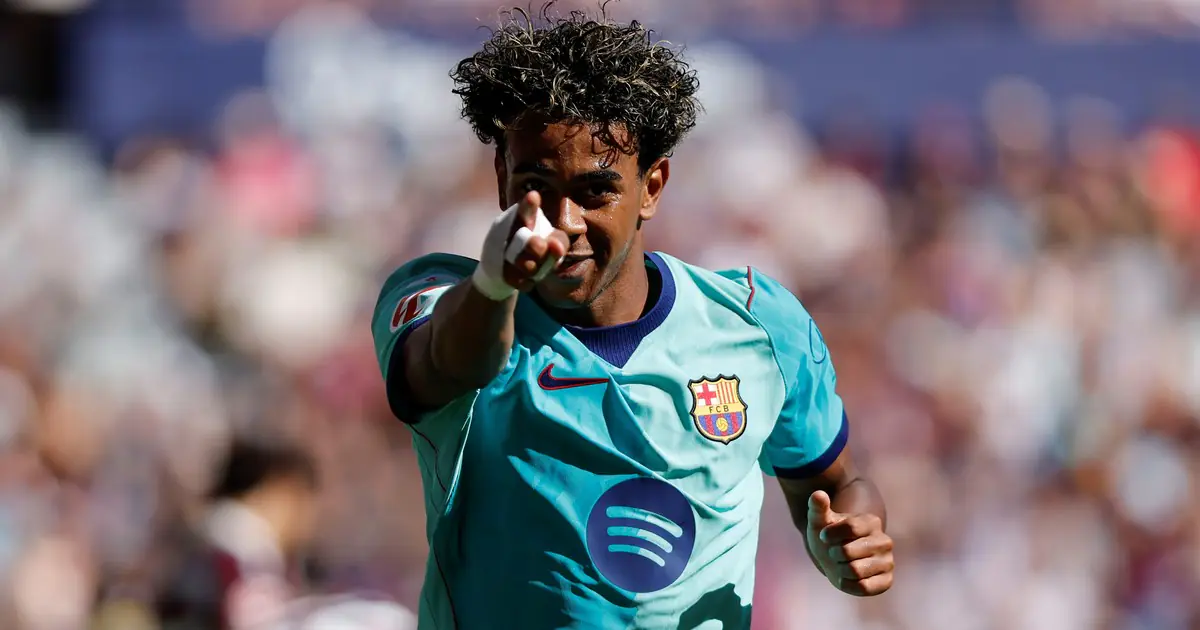 Lamine Yamal está intratable: doblete, suspenso y puntaje ideal para el Barcelona de Flick