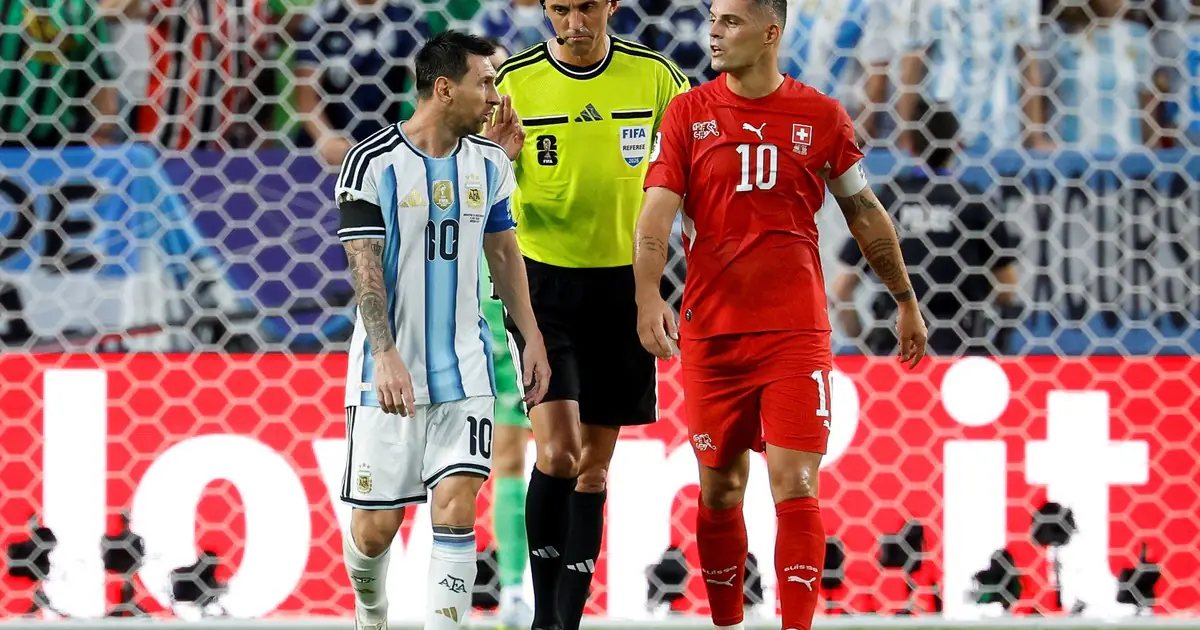 ¡Escándalo mundial! El capitán de Suiza, rival de Argentina, fue apartado por un certificado de vacunación trucho y arriesga ir a prisión