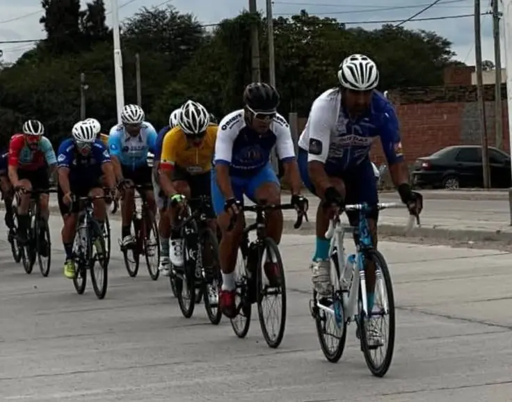 Rivadeneira se impuso en una prueba ciclística