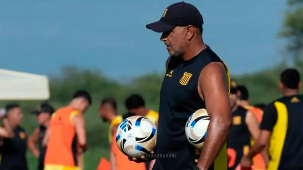 Mitre se quedó sin entrenador de cara al segundo semestre en la Primera Nacional
