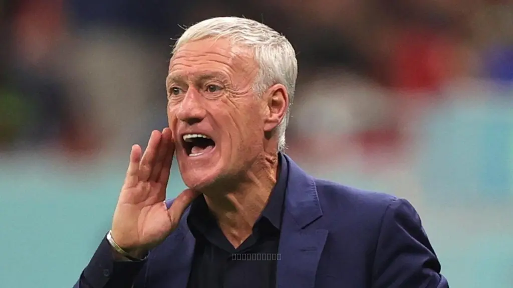 Didier Deschamps dejó la concentración y volvió a Francia tras la muerte de su madre