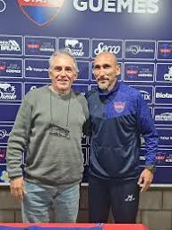 Pezzini reconoció que el hincha de Güemes "no está yendo a la cancha" y fue crítico tras la derrota: "No es la forma"