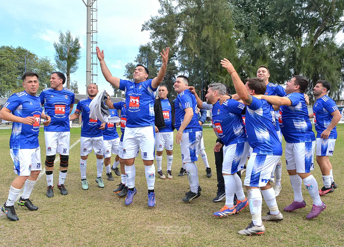 Corralón Mukdise se consagró campeón del Apertura de la Liga Comercial de Fútbol