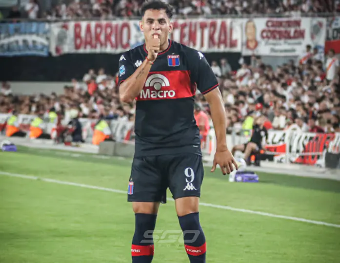 Boca se aleja de David Romero por una oferta millonaria que podría depositarlo en Europa