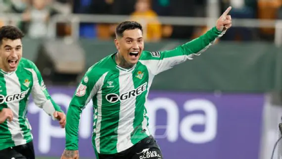 El Chimy Ávila cuestionó al fútbol tras rescindir su contrato con el Betis