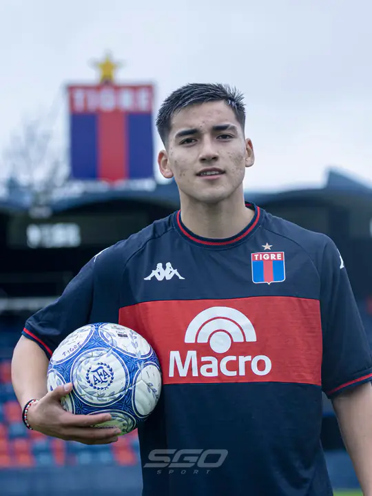 Tigre presentó como nuevo jugador a uno de los apartados de River