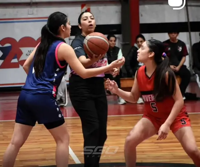 Juventud golpeó primero y quedó a un triunfo del título U15 femenino