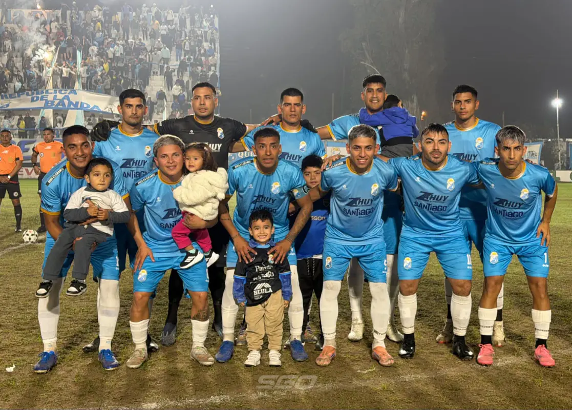 Central Argentino derrotó a Central Córdoba y tomó ventaja en una semifinal marcada por la niebla