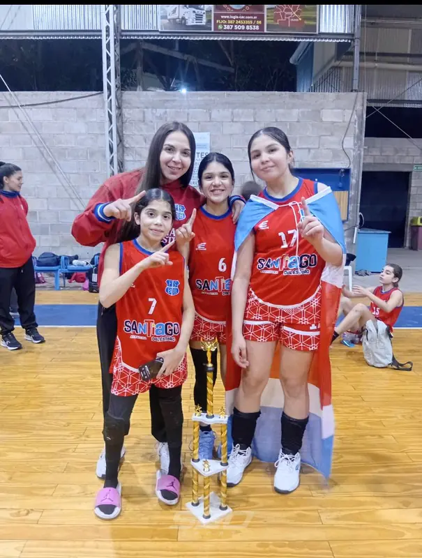 Santiago volvió a brillar: los U13 masculino y femenino fueron campeones invictos del NOA