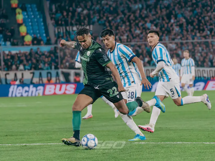 Banfield dio el golpe en el Cilindro contra un Racing que mereció mejor suerte