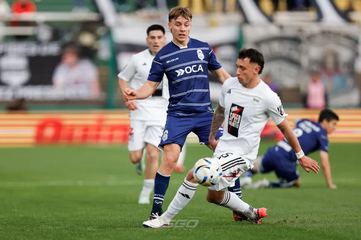 Riestra eliminó a Gimnasia por penales y clasificó por primera vez a los cuartos de la Copa Argentina