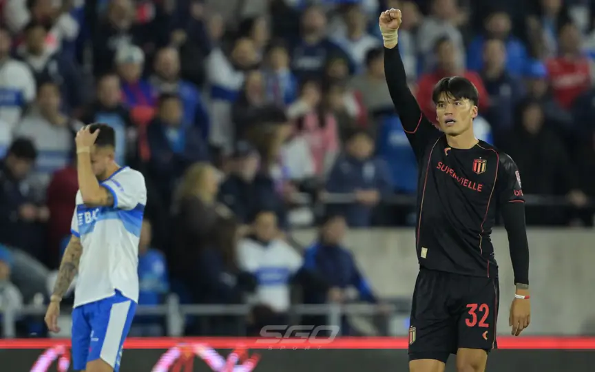 Estudiantes goleó a la Universidad Católica de Chile y se metió en los cuartos de final