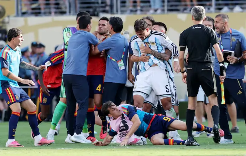 Selección Argentina: AFA confirmó que Paredes, Nahuel Molina y Thiago Almada podrán cumplir sus sanciones en partidos amistosos