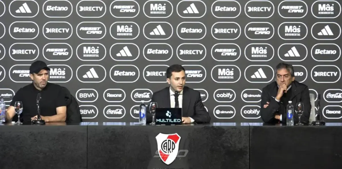 En una conferencia de prensa sin preguntas, River anunció la salida de Coudet y confirmó el interinato de Ponzio