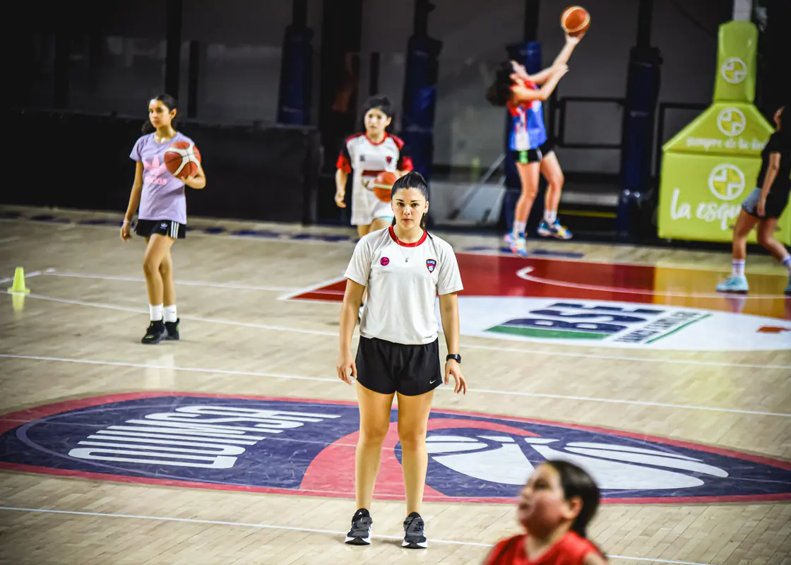 Lucía Boggetti le puso un punto a casi una década como entrenadora del básquet femenino de Quimsa