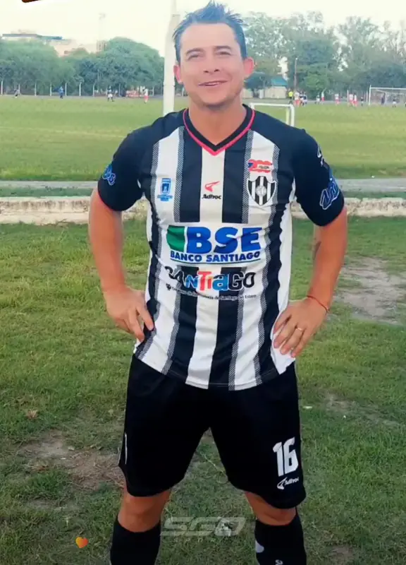Diego Gómez, una vida entre la pelota y la guitarra