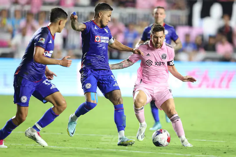 Con gol y asistencia de Messi, Inter Miami venció a Cruz Azul y ganó la Campeones Cup