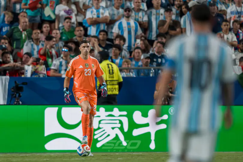 La curiosa confesión del "Dibu" Martínez sobre Messi y la Selección argentina: "Pensé que ya se había retirado"