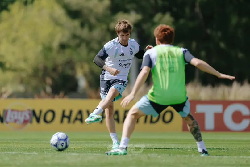 Scaloni probó el primer equipo de la Selección argentina después del Mundial