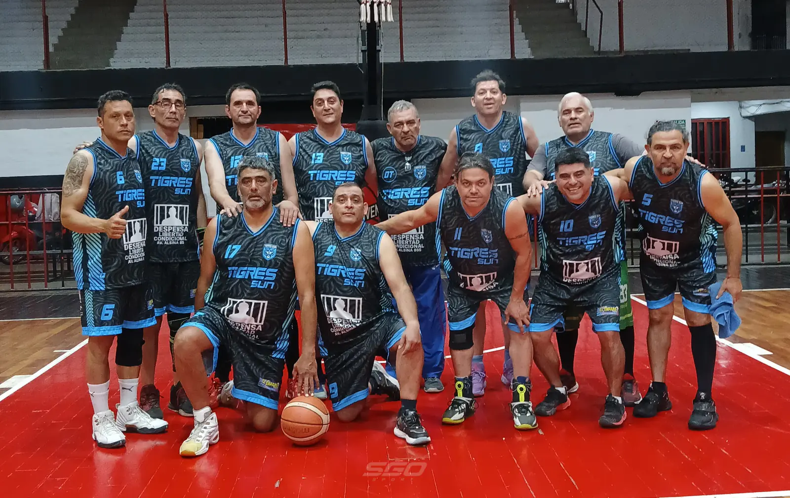 Tigres Suns se quedó con un buen triunfo ante Regatas en el Maxibásquet
