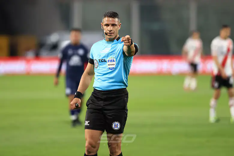 La Liga Profesional confirmó los árbitros para la fecha 12 del Torneo Clausura: quién dirige Central Córdoba-Estudiantes (LP)