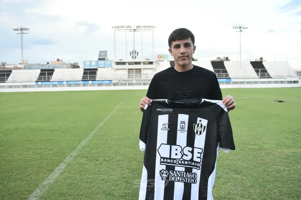 Tiziano Ramírez firmó su primer contrato profesional y reafirma la apuesta de Central Córdoba por sus inferiores